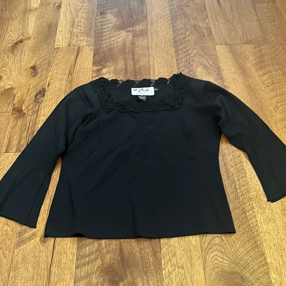 Talk of the Walk Woman’s Black Floral Collar Top Size XL